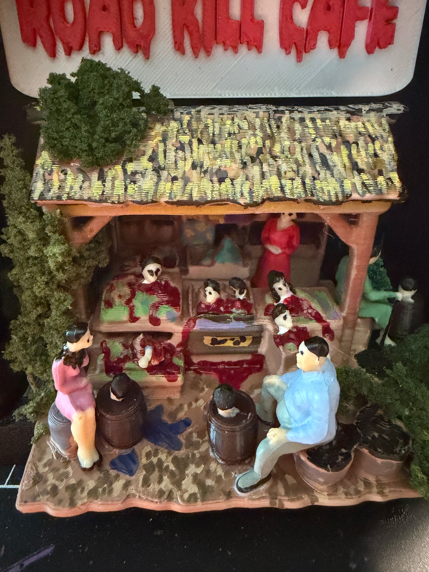 Road Kill Café Mini Diorama – 1:50 Scale Horror Scene with “Head” of Lettuce